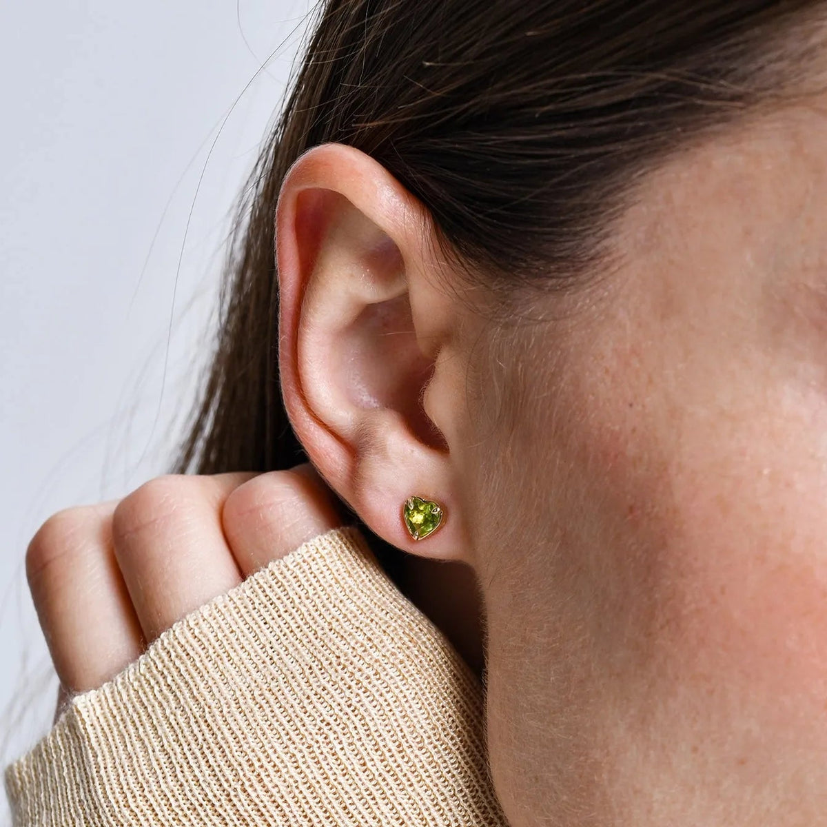14K Solid Gold Heart Shaped Peridot Stud Earrings 0.90ctw