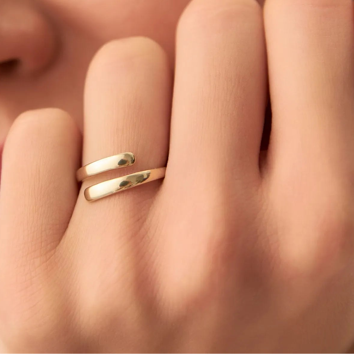 14k Solid Gold Plain Crossover Statement Ring