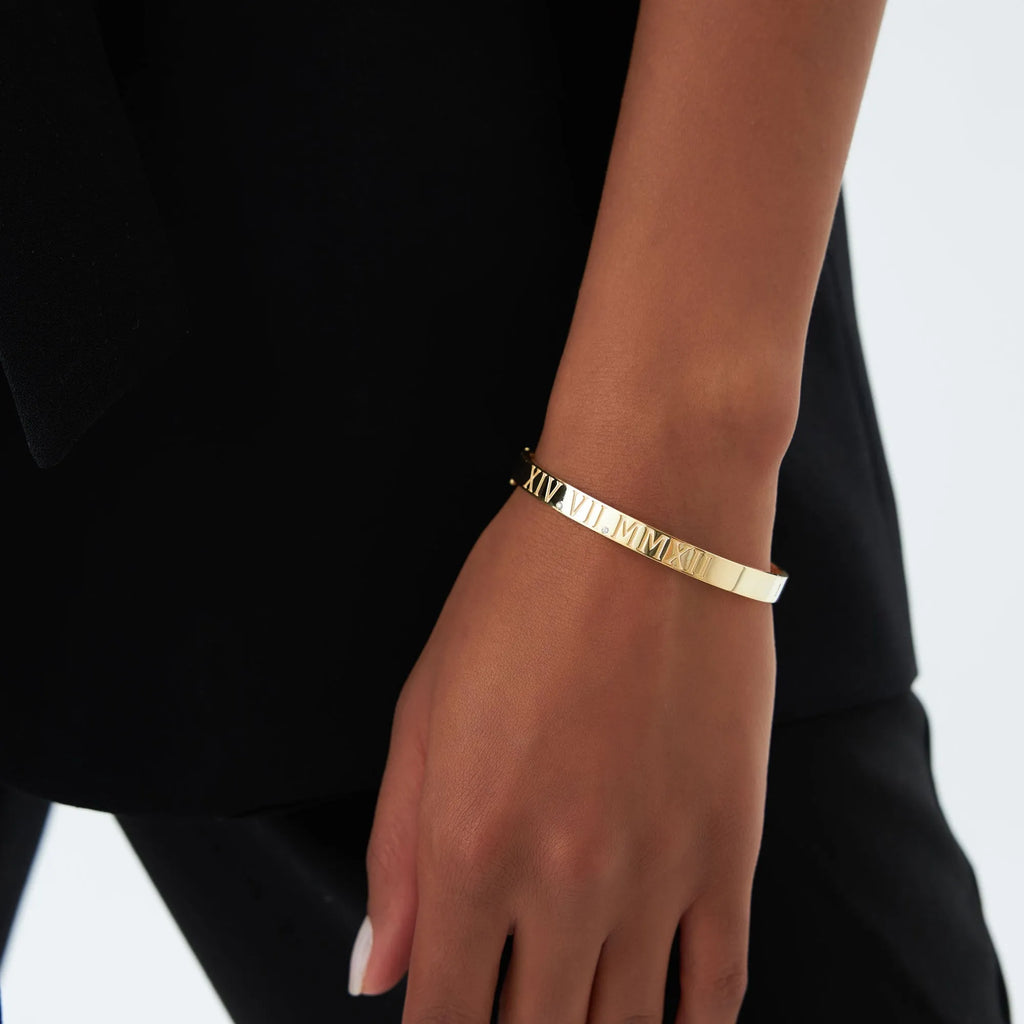 14K Solid Gold Round Diamond Personalized Roman Numeral Bangle Bracelet 0.03 CTW