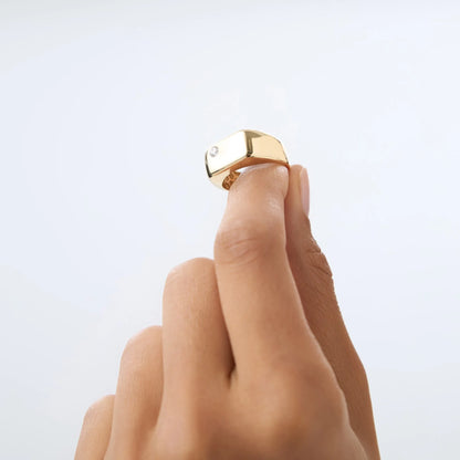 14K Solid Gold Round Diamond 0.08 Carat Rectangular Signet Ring
