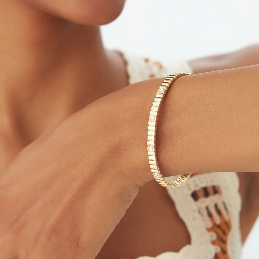 14K Solid Gold 0.14 CTW Round Diamond Ribbed Bangle
