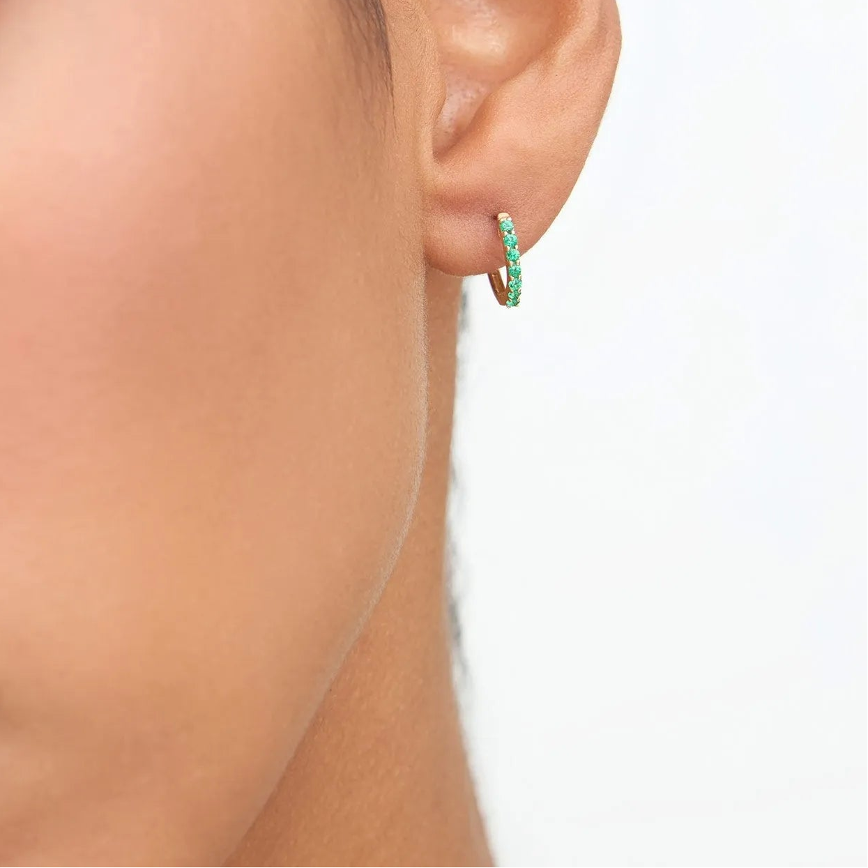 14K Solid Gold Round Emerald Huggie Hoop Earrings 0.25 CTW