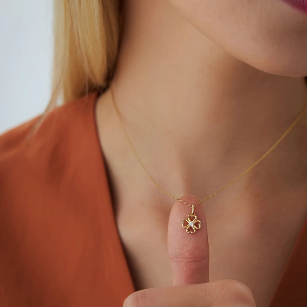 14K Solid Gold 0.04 CTW Round Diamond Single Clover Necklace