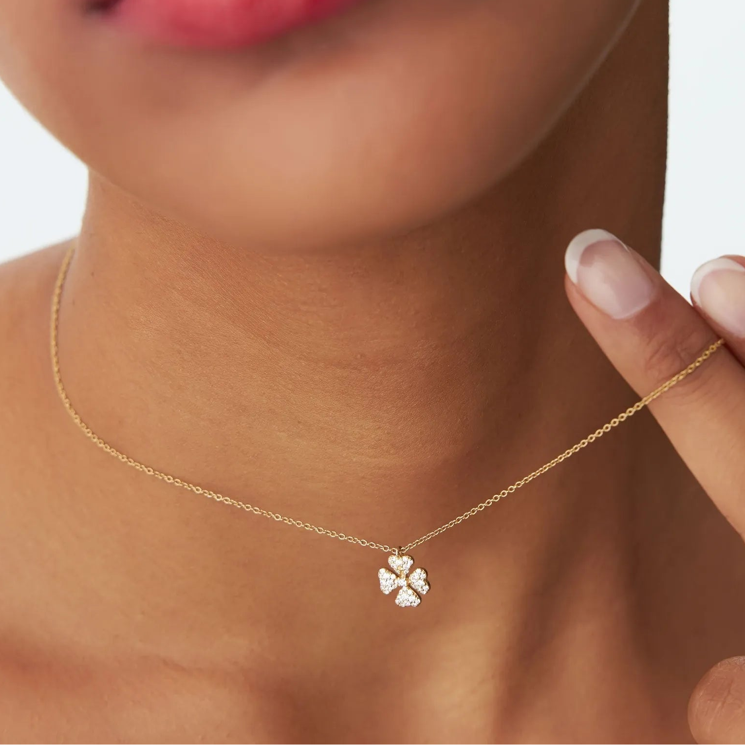 14K Solid Gold 0.25 CTW Round Diamond Clover Necklace