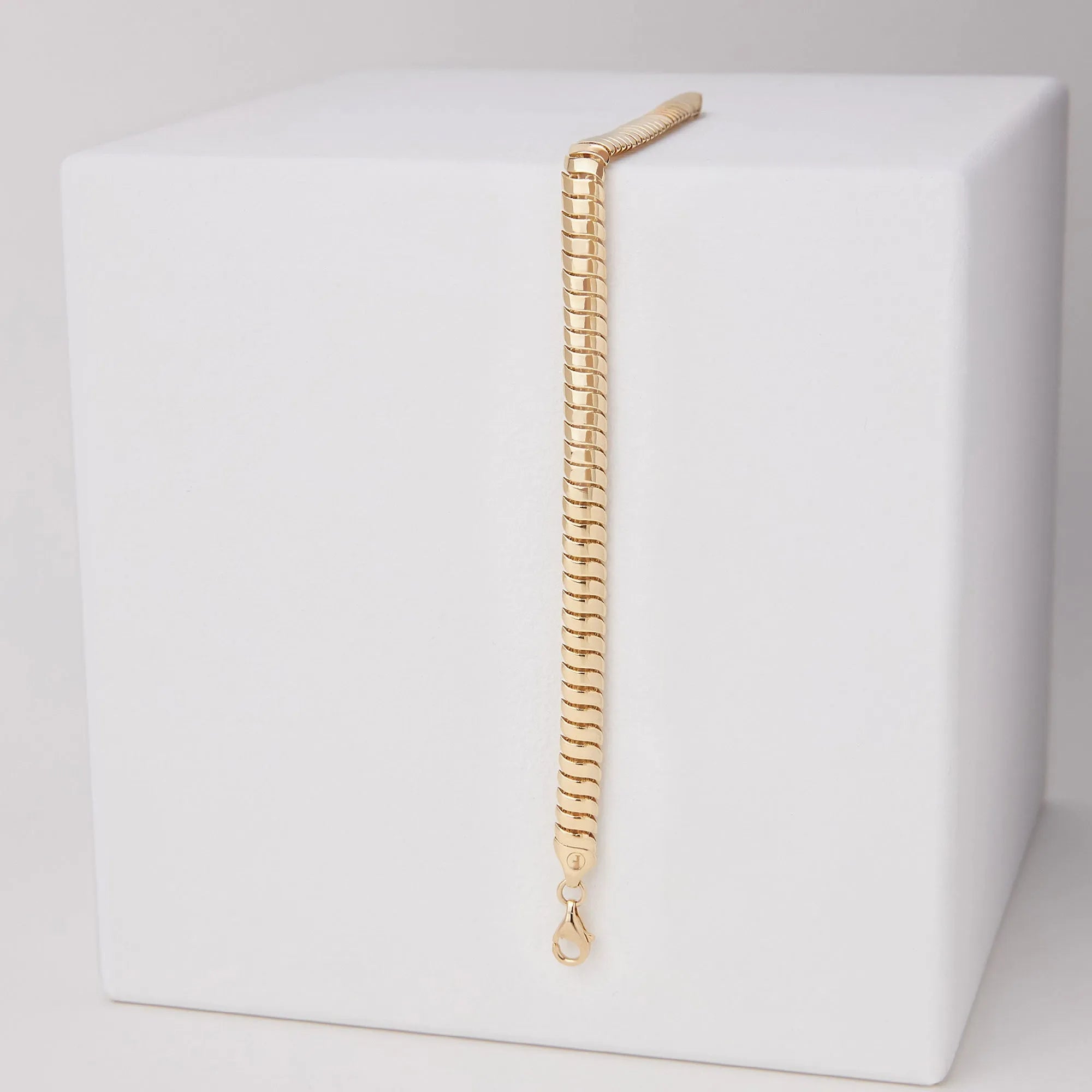 14K Gold 5.7mm Wide Cobra Link Chain Bracelet