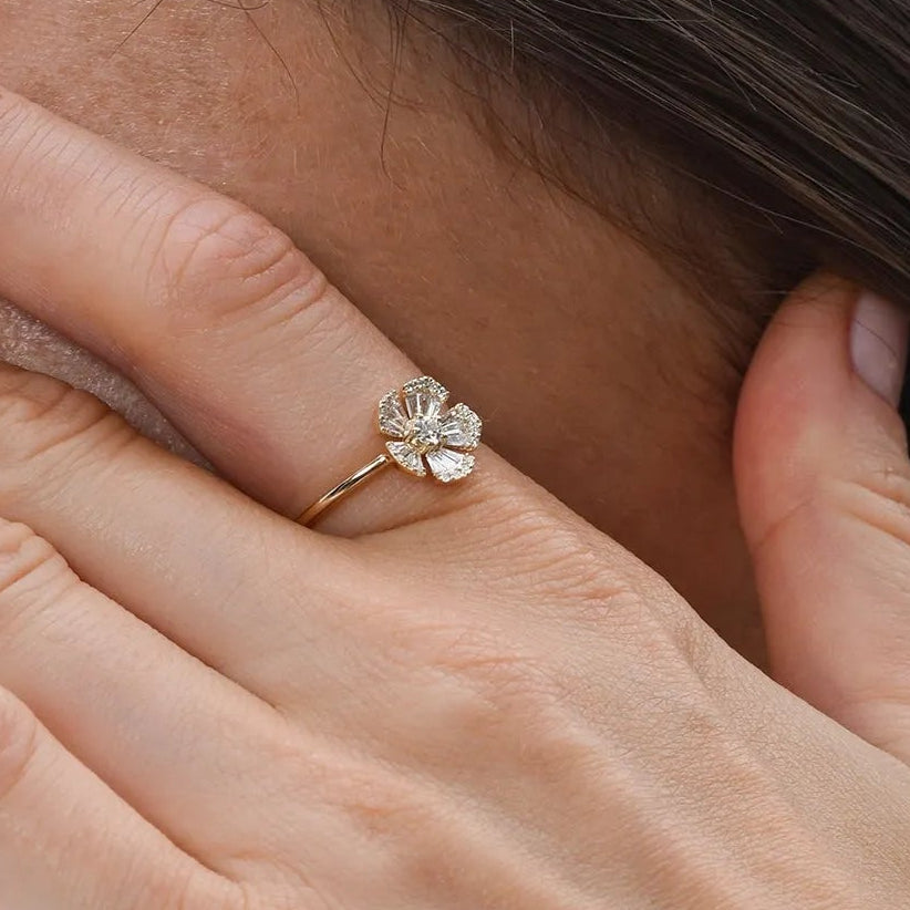 14k Gold 0.33 ctw Round and Baguette Diamond Floral Ring