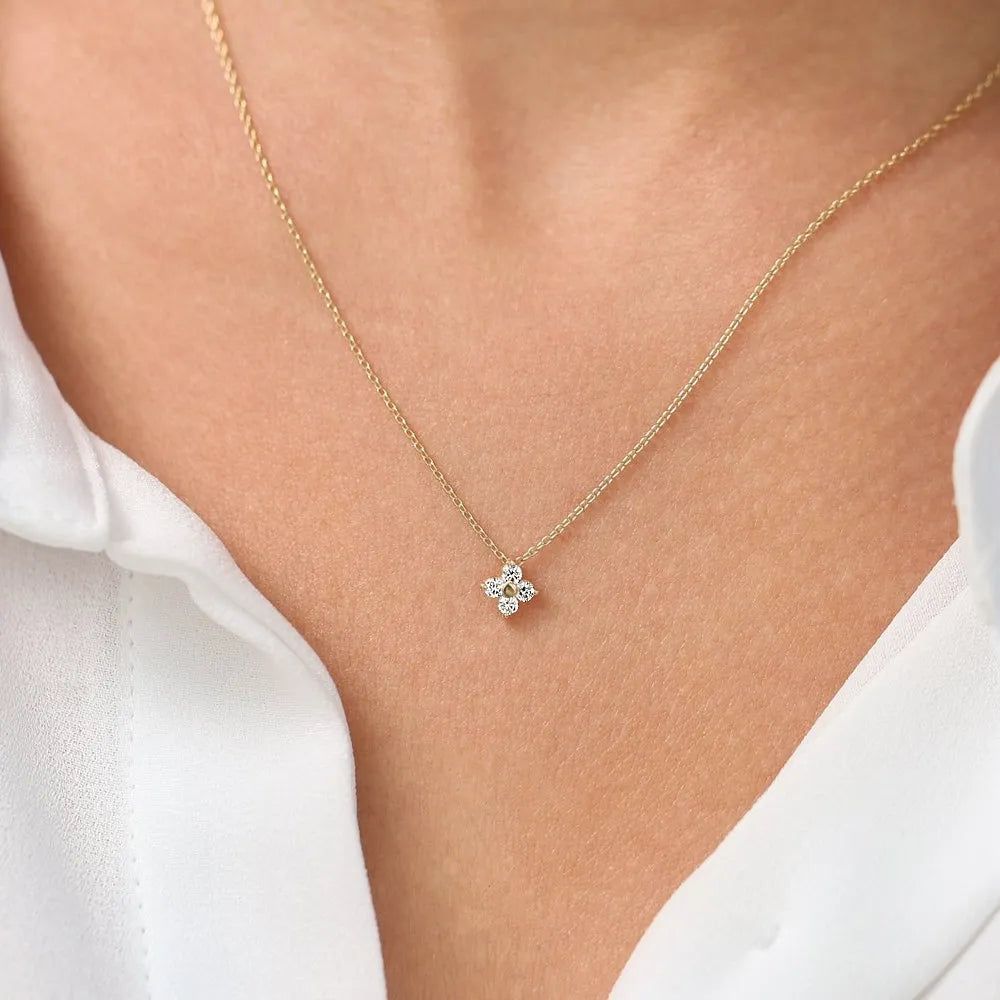 14K Solid Gold Round Diamond Clover Pendant Necklace 0.14ctw