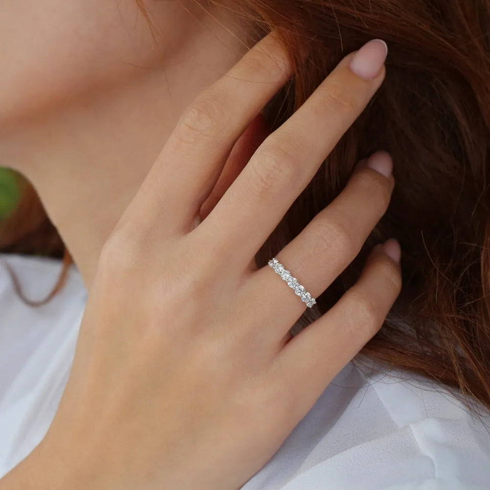 Platinum 0.70ctw Round Diamond 7 Stone Basket Setting Wedding Ring