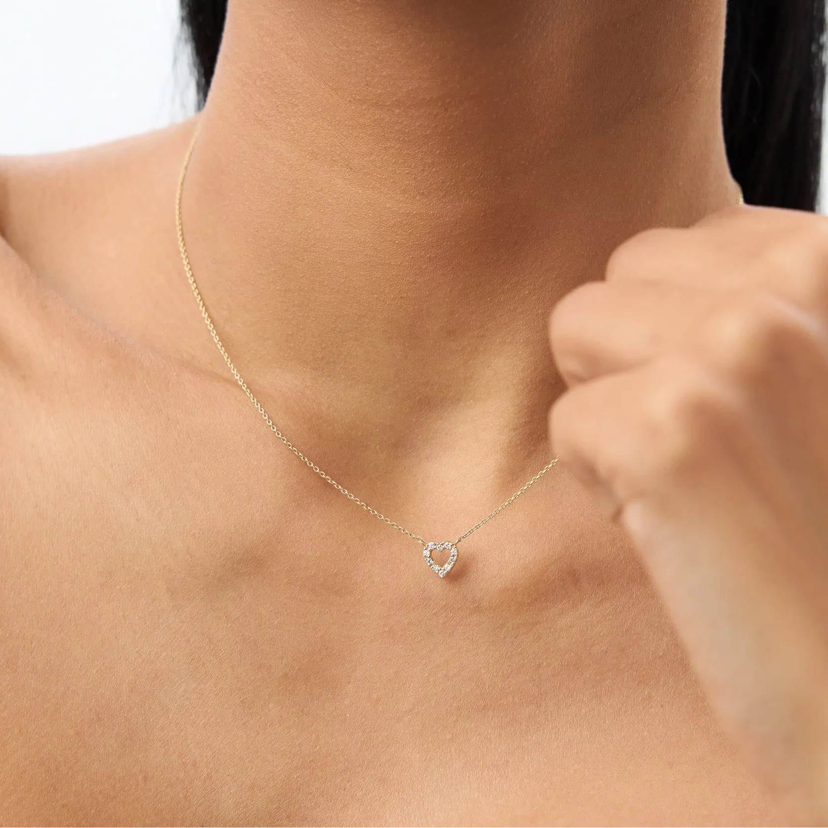 14K Solid Gold Round Diamond Tiny Heart Pendant Necklace Prong Setting 0.10ctw
