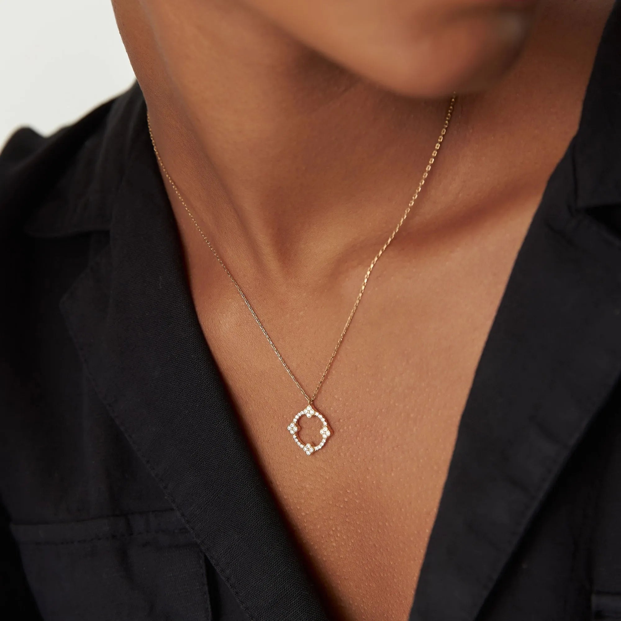 14K Solid Gold 0.32 CTW Round Diamond Clover Circle Necklace