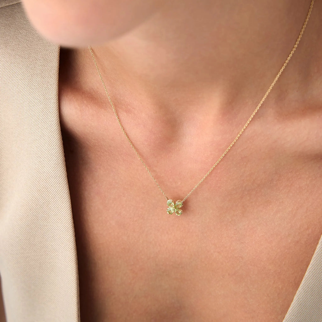 14k Solid Gold Pear Shaped Peridot Four Leaf Clover Necklace 0.70 Carat