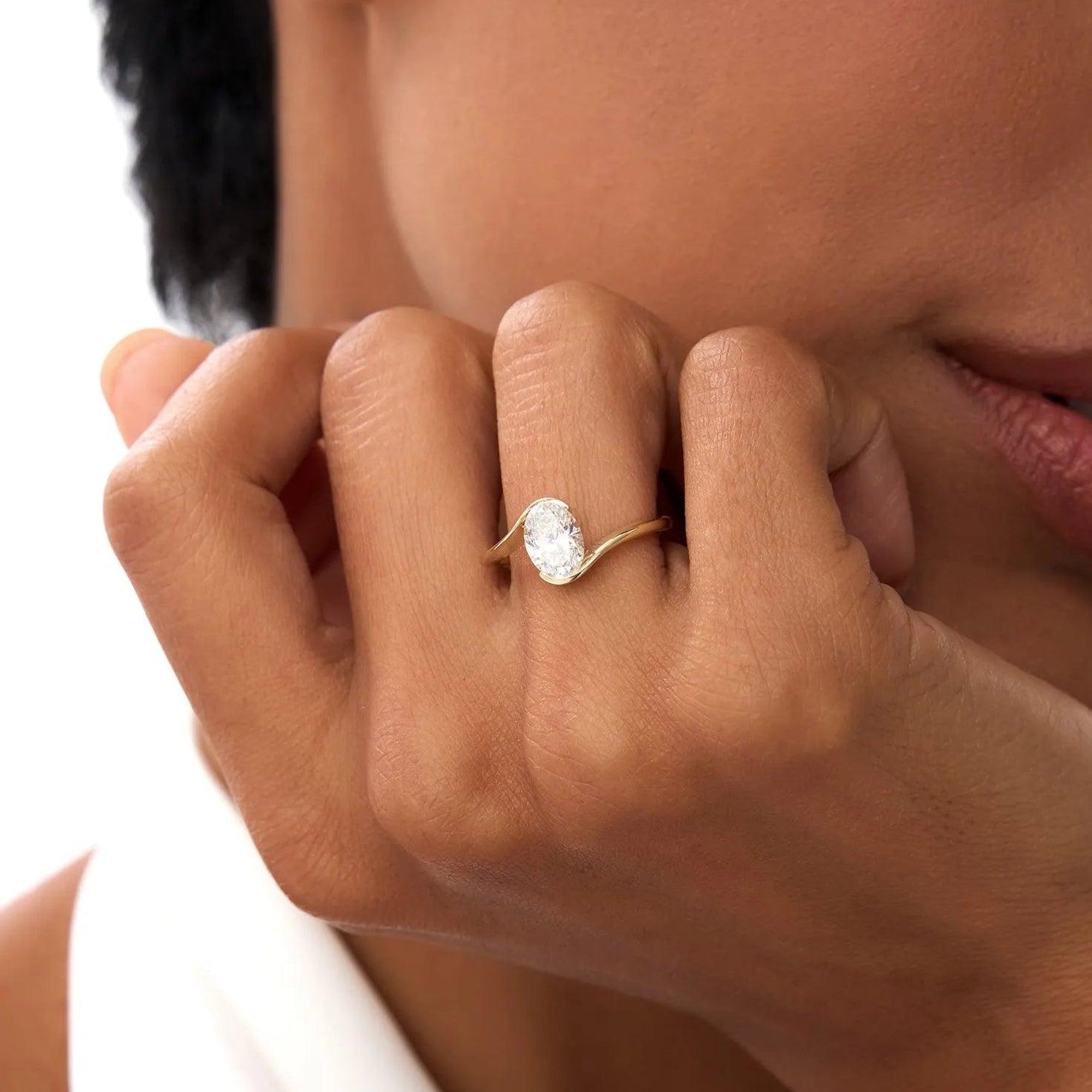 1.00 Ctw Oval Lab Grown Diamond S Setting Engagement Ring in 14K Gold
