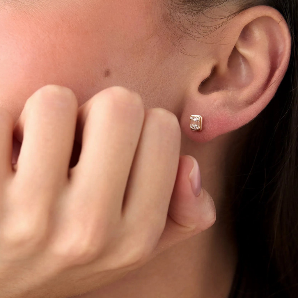 14k Gold Diamond Baguette and Round Cut Illusion Setting Stud Earrings 0.28 ctw