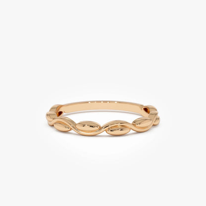 14k Gold Oval Link Ring 2.4mm Wide Graduated Band