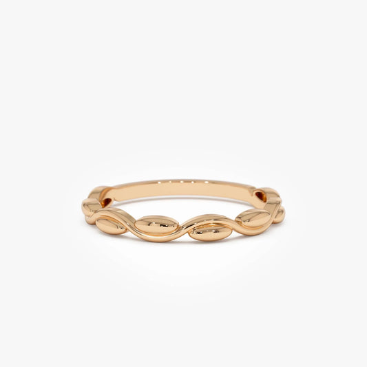 14k Gold Oval Link Ring 2.4mm Wide Graduated Band