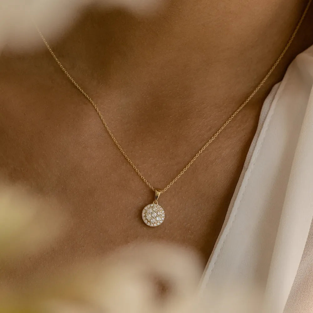 14K Solid Gold Round Diamond Illusion Cluster Disc Necklace 0.42ctw