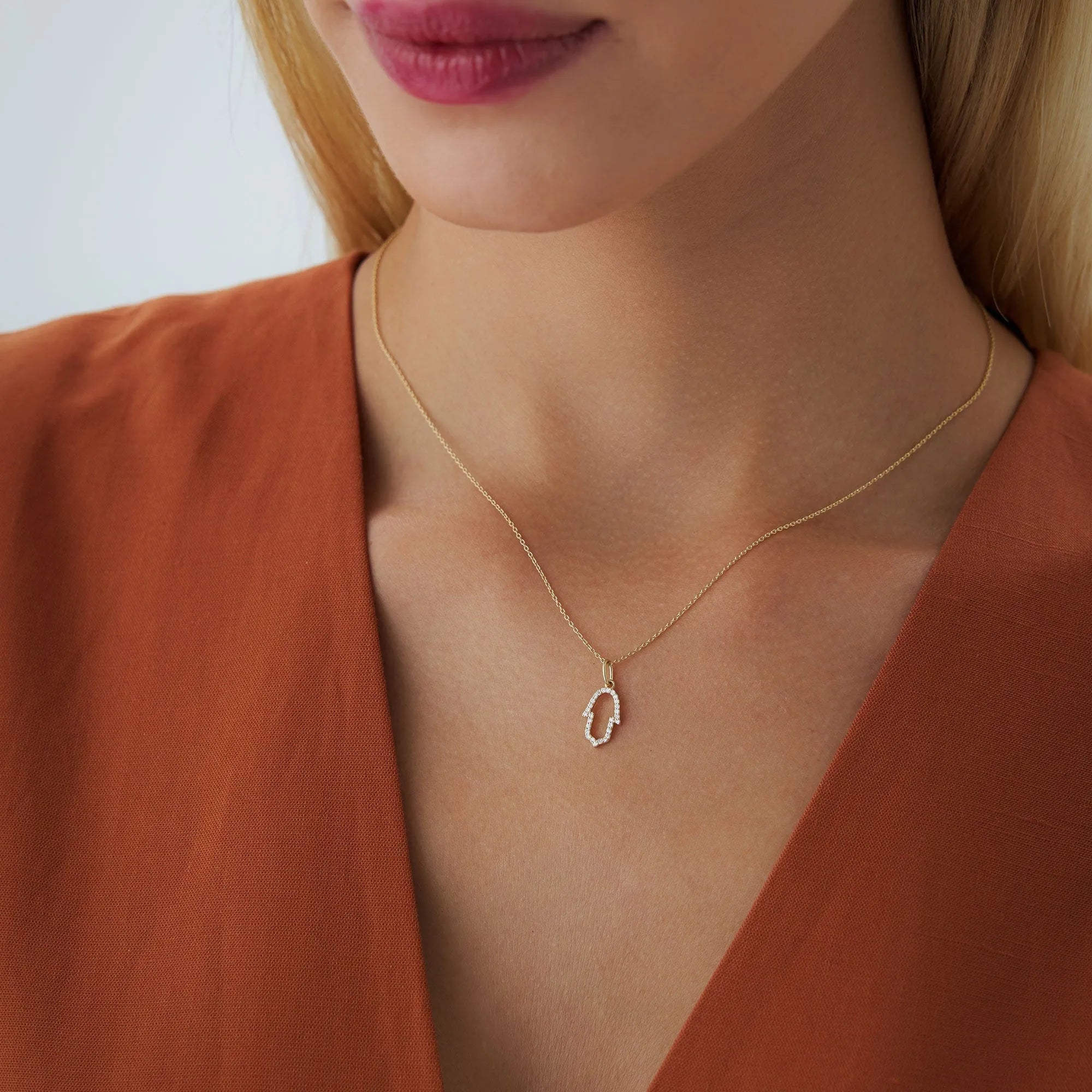 14K Solid Gold 0.14 CTW Round Diamond Hamsa Necklace