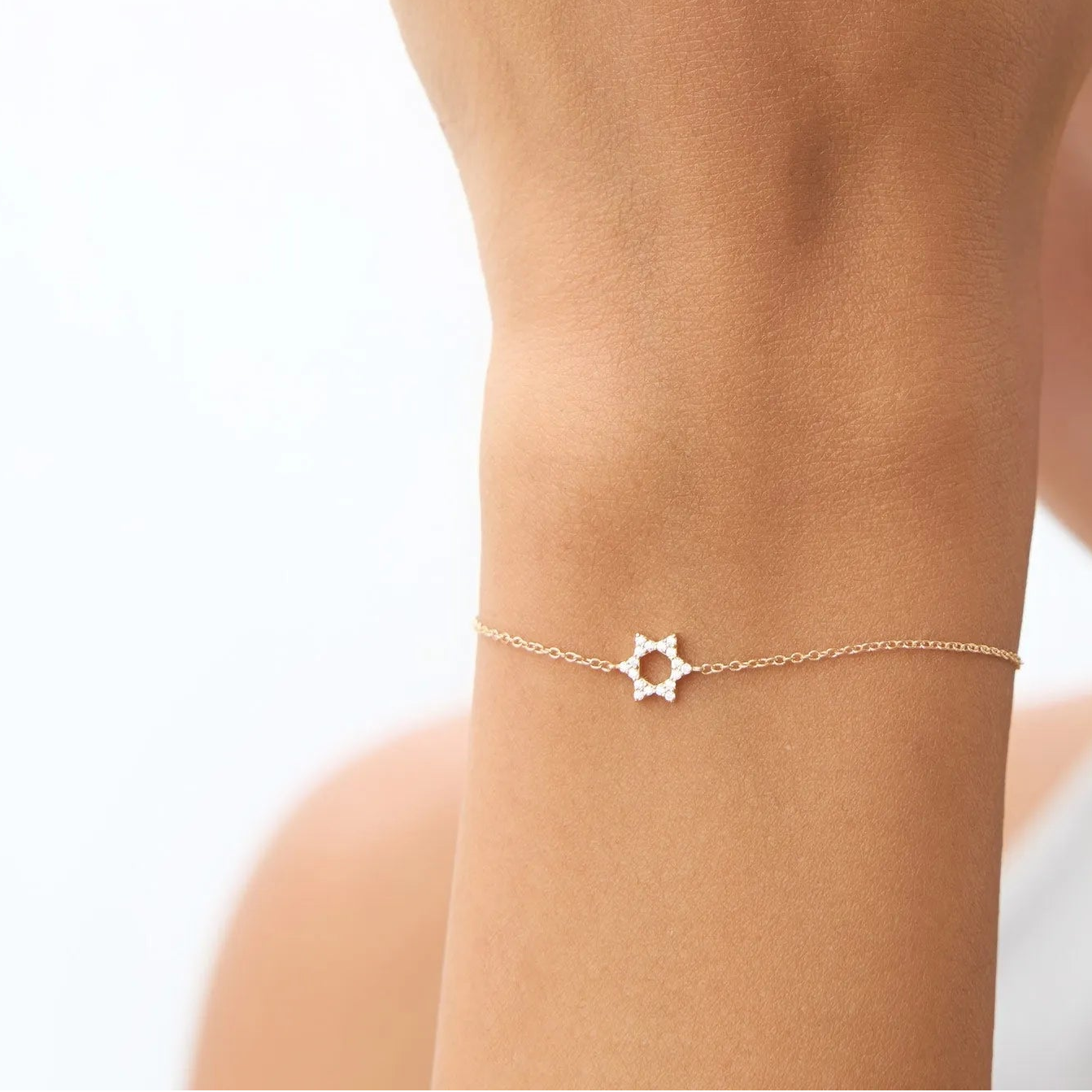 14K Solid Gold 0.065 CTW Round Diamond Star of David Bracelet