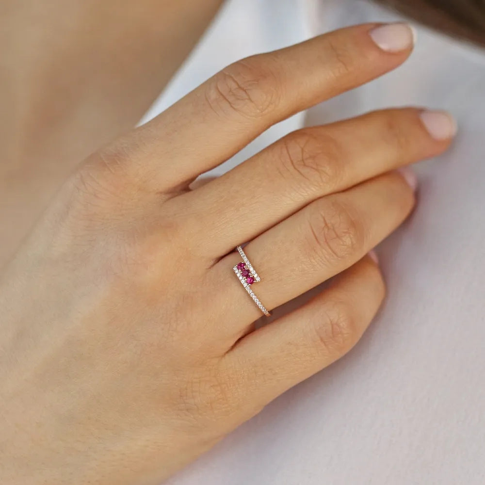 14k Gold Diamond and Ruby Round Cut Crossover Ring 0.30 ctw