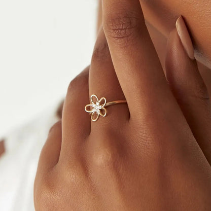 14K Solid Gold Round Diamond Flower Cluster Ring 0.10 ctw