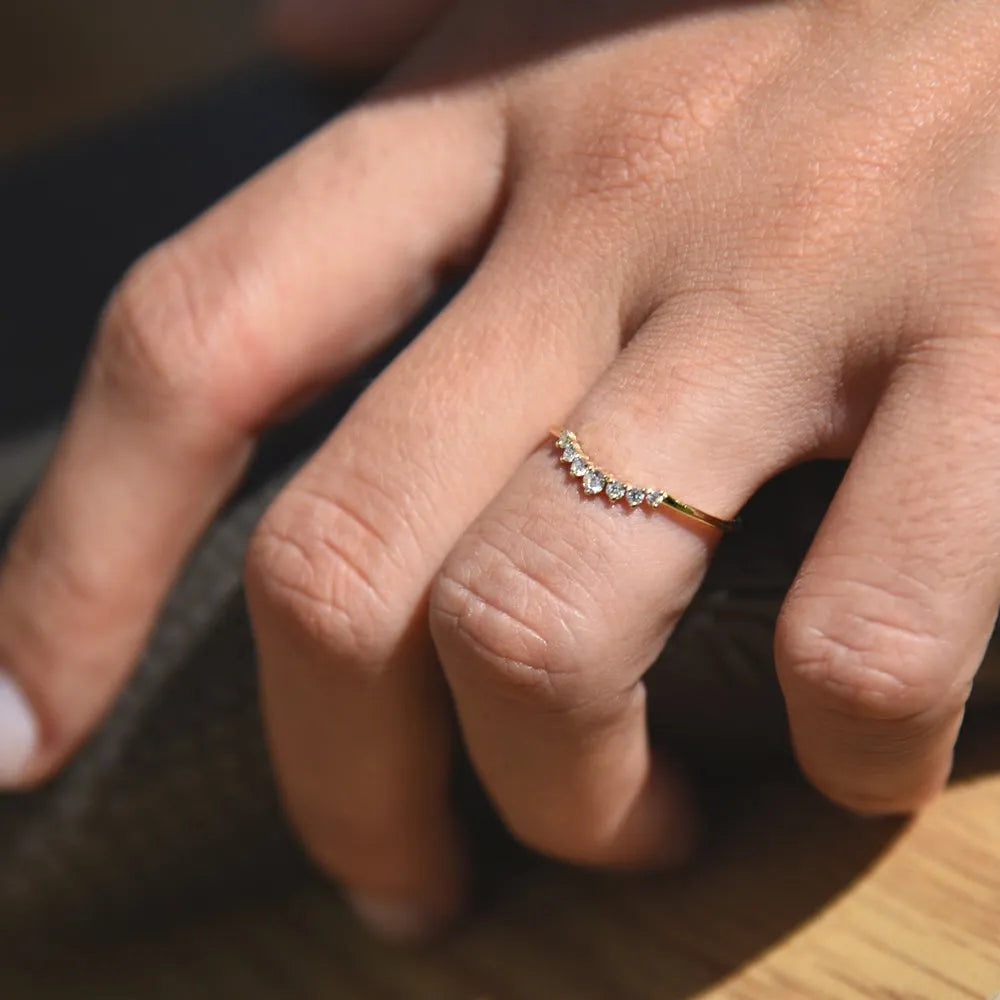 14K Gold Round Diamond 0.15 CTW Curved Stackable Prong Setting Ring