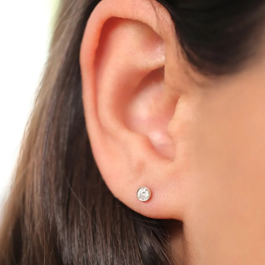 14k Gold Diamond Round Cut Stud Earrings Bezel Setting 0.12 ctw