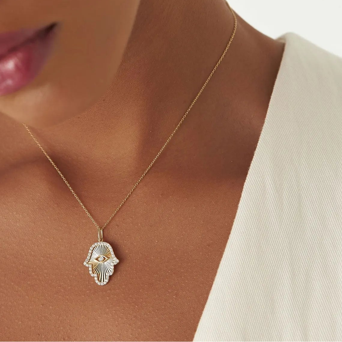14K Solid Gold 0.35 CTW Round Diamond Hamsa Evil Eye Hand of Fatima Necklace