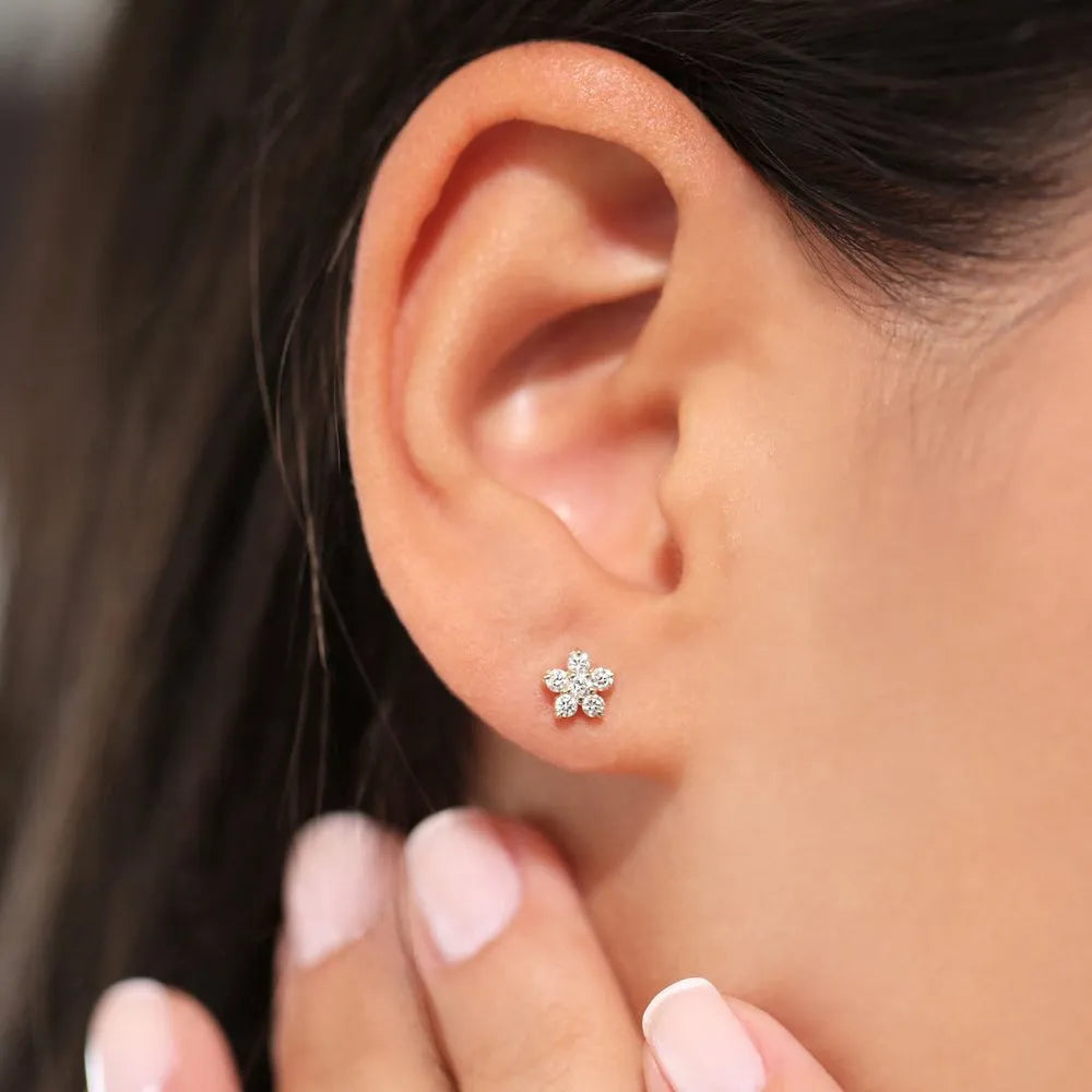 14k Gold Diamond Round Cut Flower Stud Earrings Prong Setting 0.37 ctw