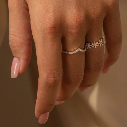 14k Gold Baguette and Round Diamond 0.36 ctw Chevron Ring