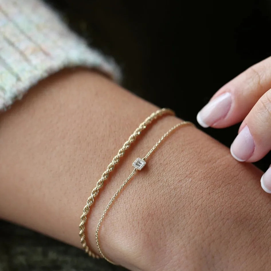 14K Solid Gold Baguette and Round Diamond Station Bracelet 0.10 Carat