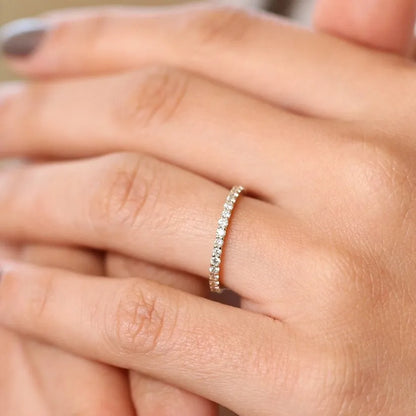 14k Gold 0.95ctw Round Diamond Prong Setting Eternity Ring