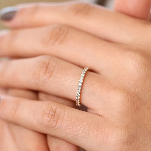 14k Gold 0.95ctw Round Diamond Prong Setting Eternity Ring