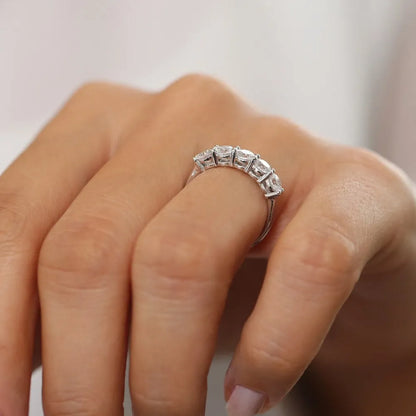 14k Gold Round Diamond 1ctw Five Stone Shared Prong Wire Basket Ring