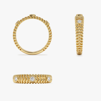 14K Solid Gold Round Diamond 0.12 Carat Ribbed Three Stone Ring