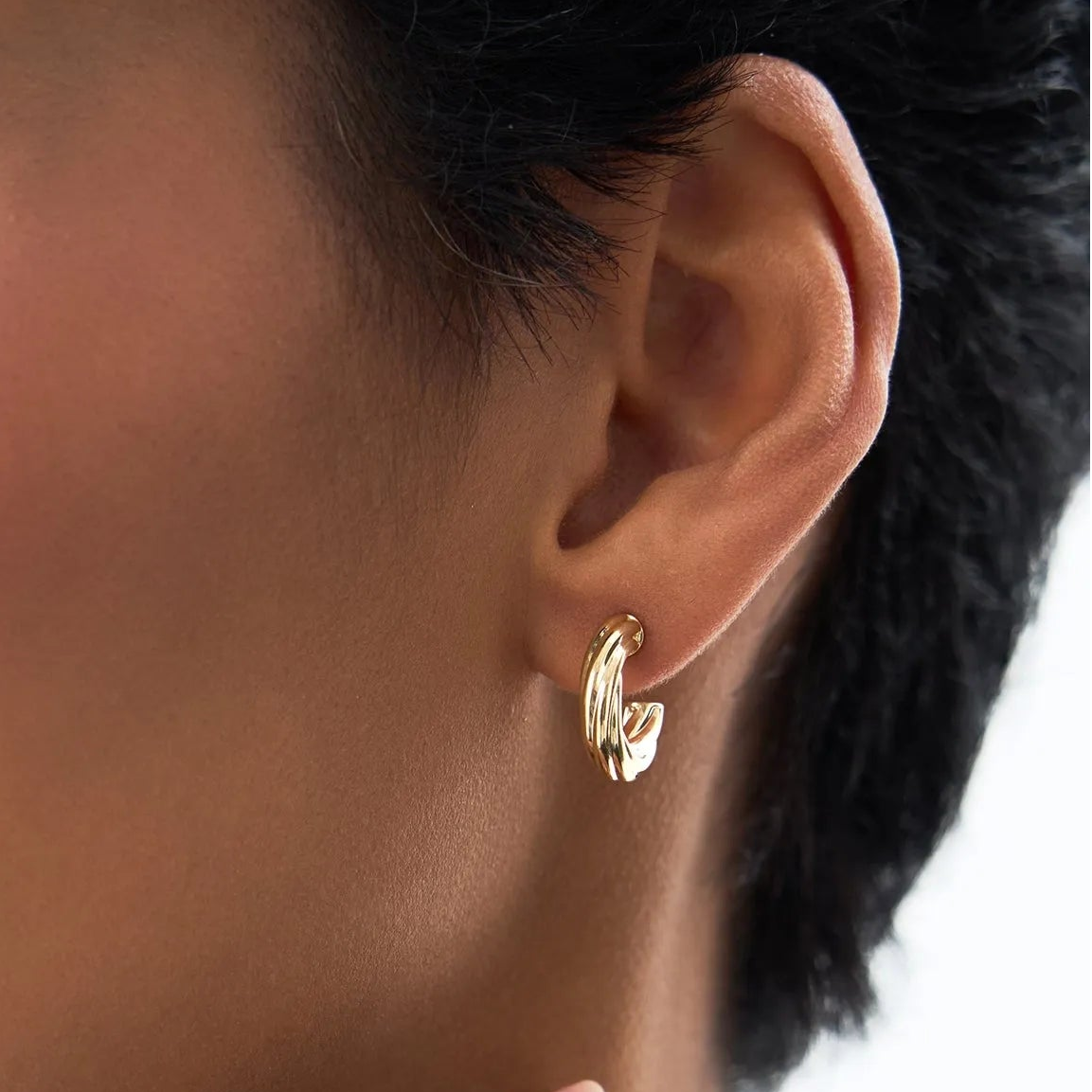 14k Yellow Gold Bold Twisted Curve Hoop Earrings 15mm 3.75mm Width