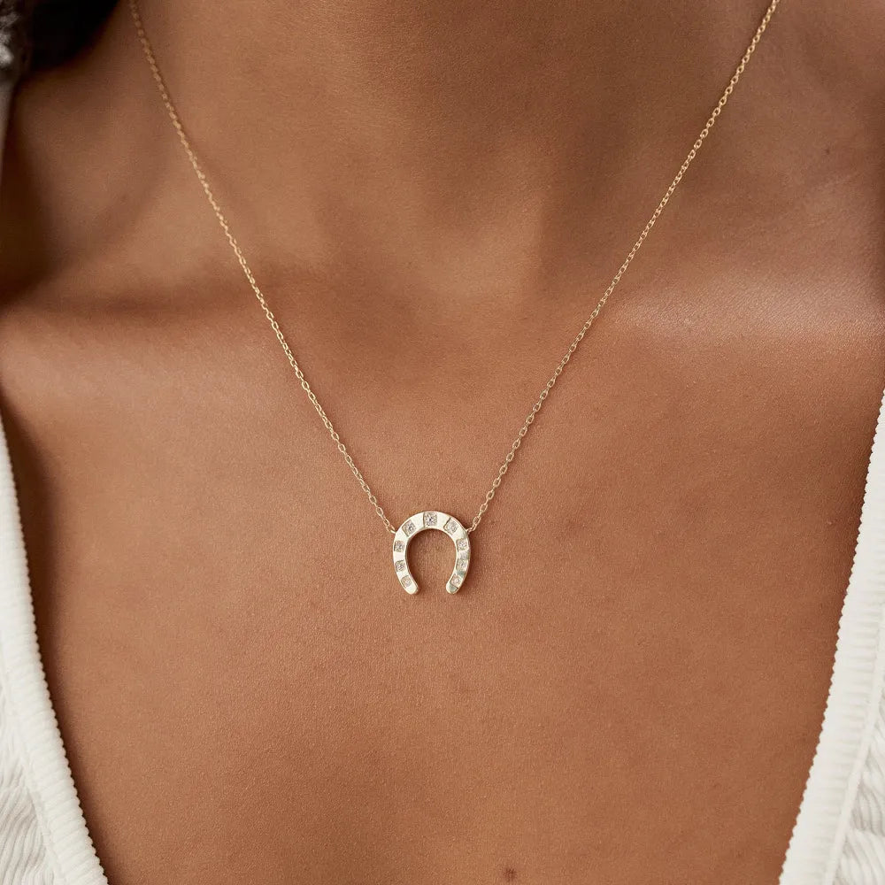 14K Solid Gold Round Diamond Horseshoe Pendant Necklace 0.13ctw