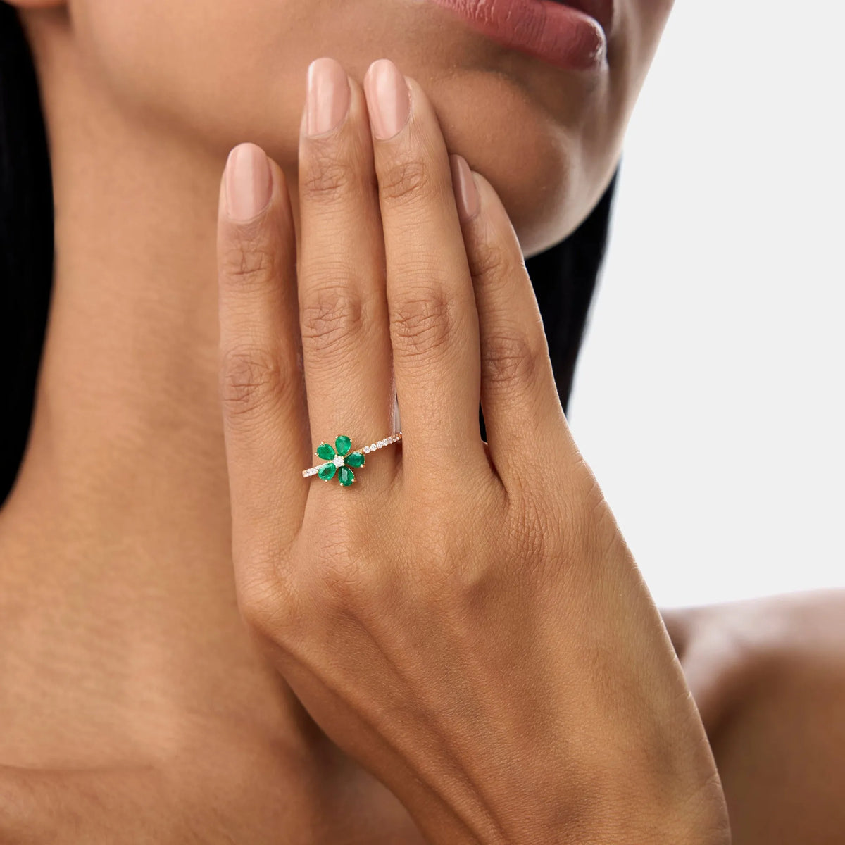 14K Solid Gold Pear Emerald and Round Diamond Five-Leaf Ring 0.80 CTW