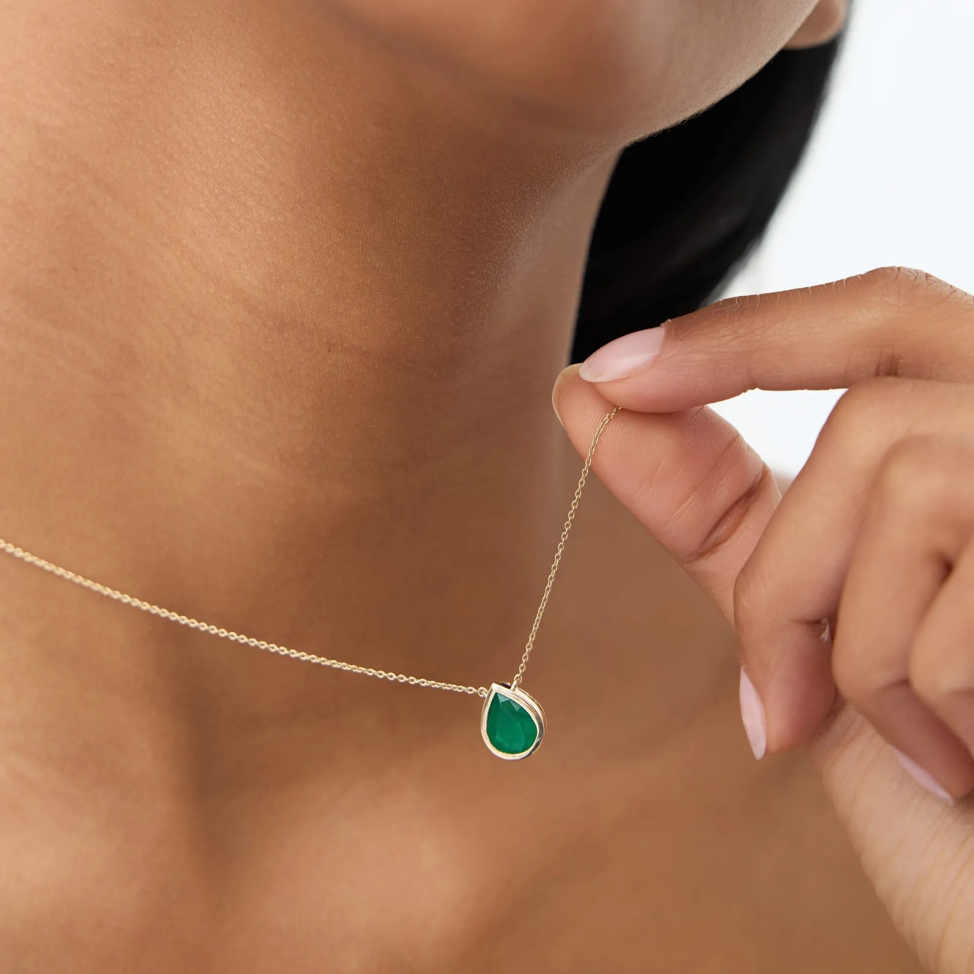 14k Solid Gold Pear Shape Emerald 1.50 to 2.50 CTW Bezel Setting Necklace