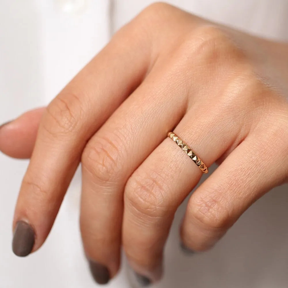 14K Solid Gold Spike Pyramid Eternity Minimalist Wedding Band Ring
