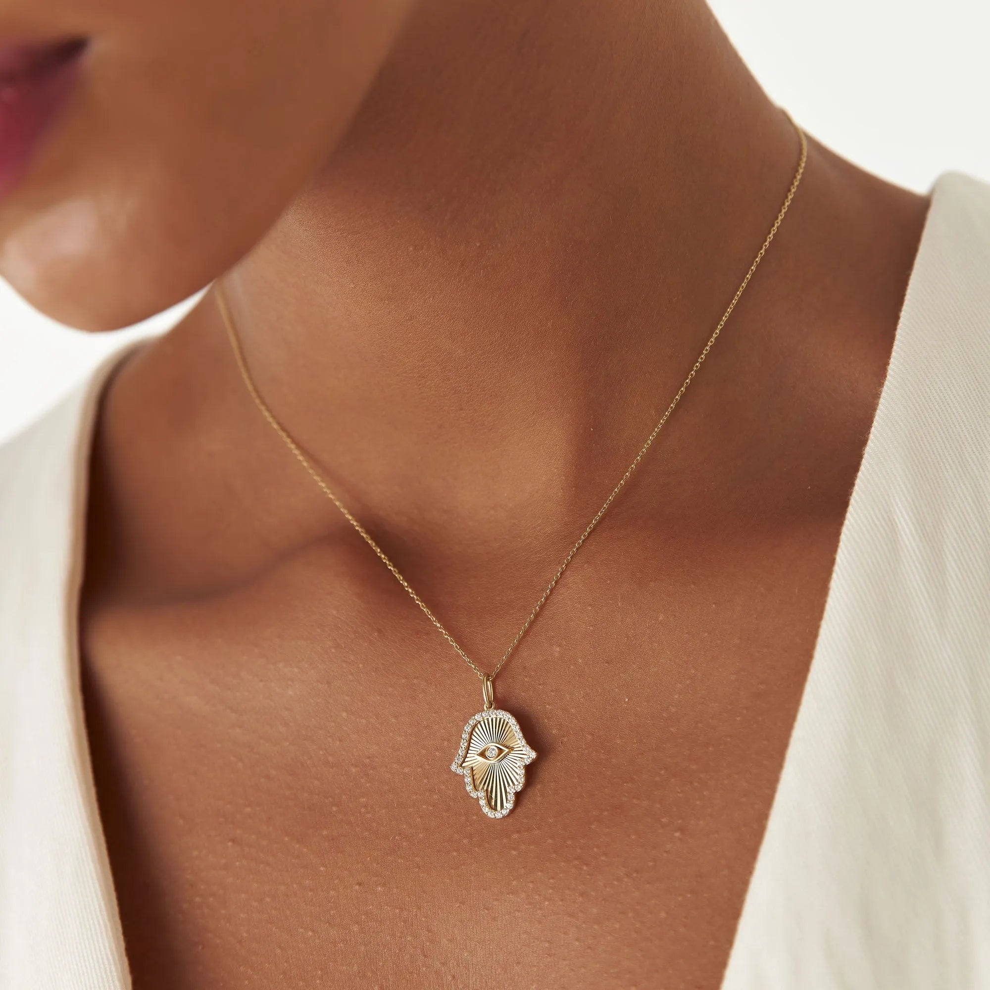 14K Solid Gold 0.35 CTW Round Diamond Hamsa Evil Eye Hand of Fatima Necklace