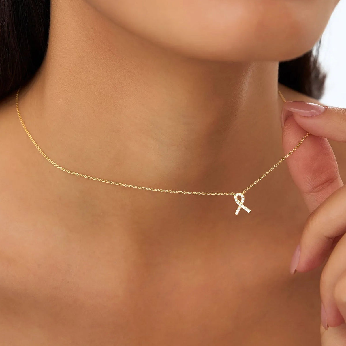 14K Solid Gold 0.08 CTW Round Diamond Ribbon Necklace