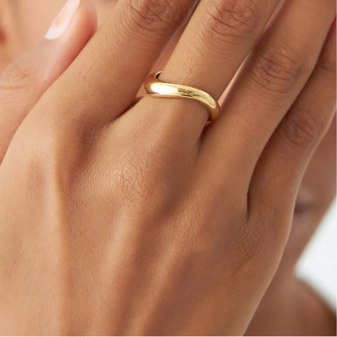 14k Solid Gold Amorphic Shaped Figure Graduated Band Ring