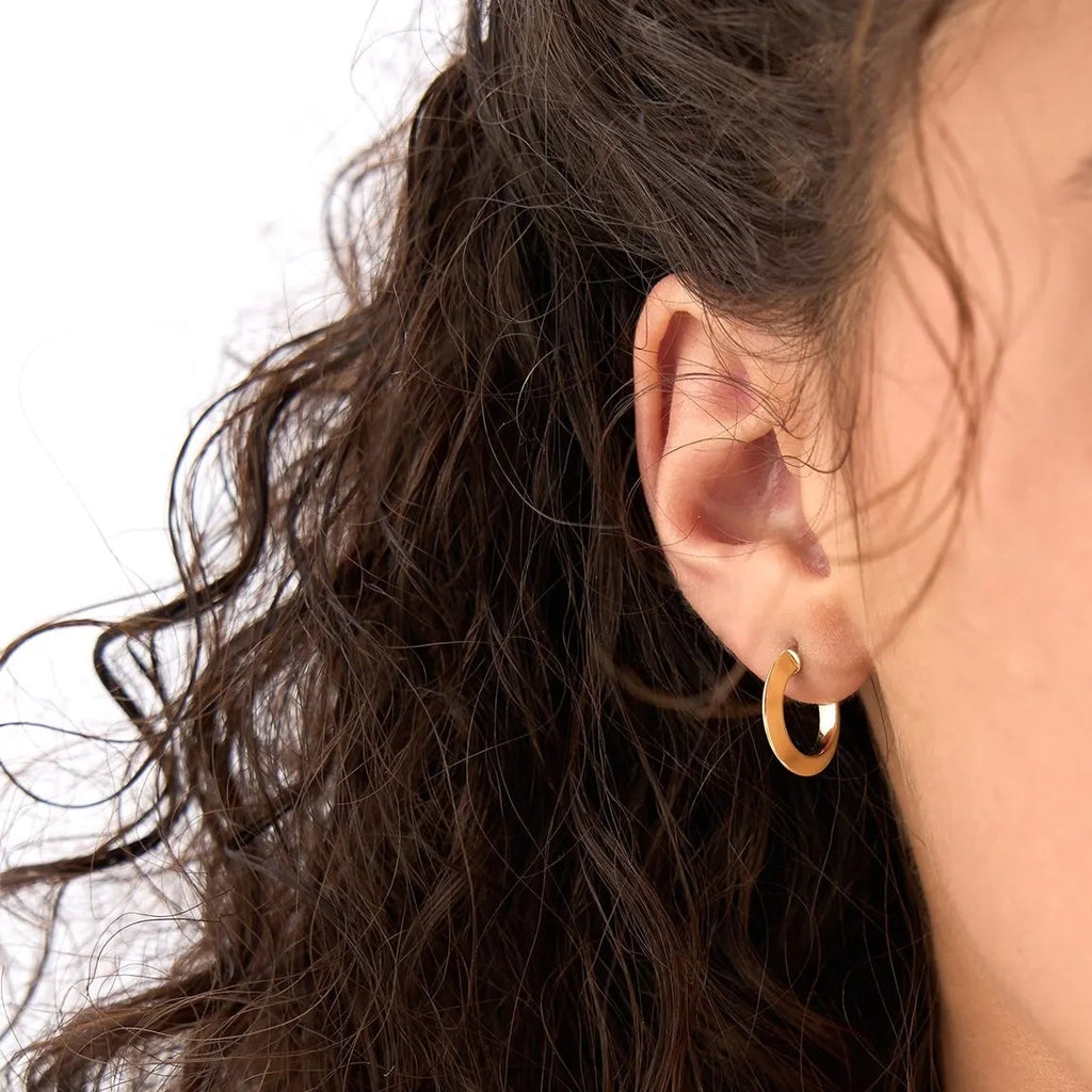 14k Yellow Gold Knife Edge Hoop Earrings 15mm Outer Diameter 2.8mm Width