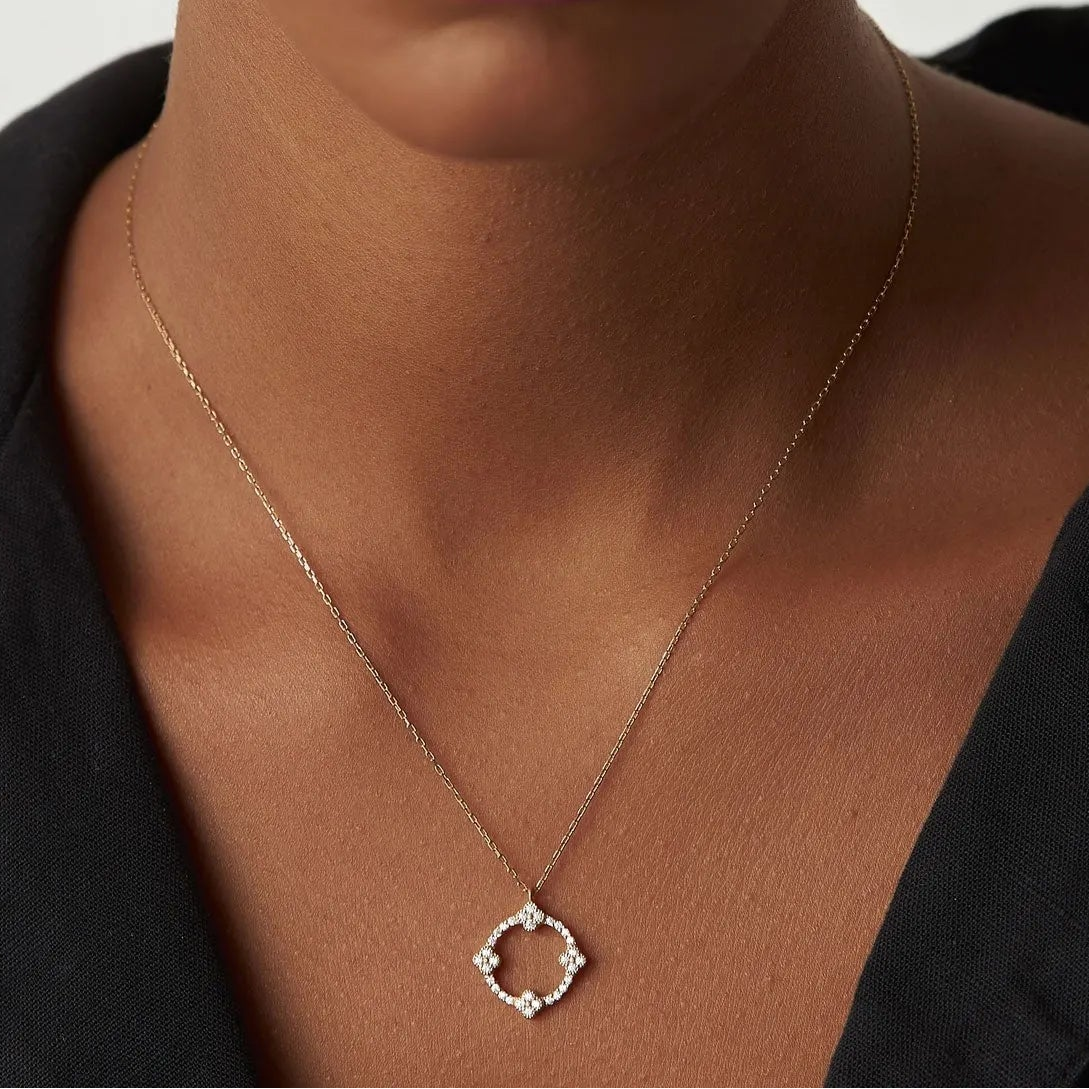 14K Solid Gold 0.32 CTW Round Diamond Clover Circle Necklace