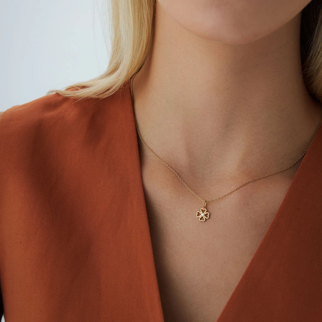 14K Solid Gold 0.04 CTW Round Diamond Single Clover Necklace