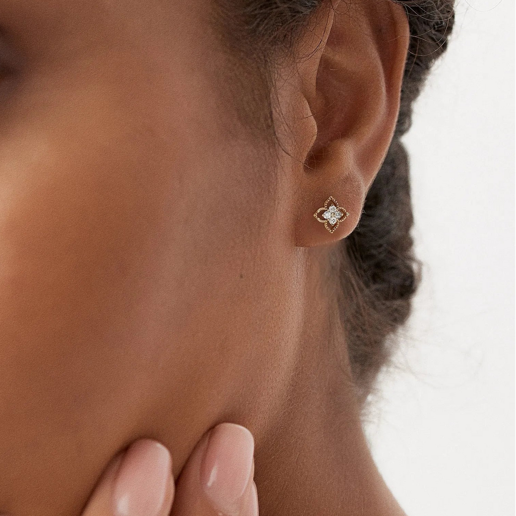 14k Gold Diamond Round Cut Floral Cluster Stud Earrings 0.12 ctw