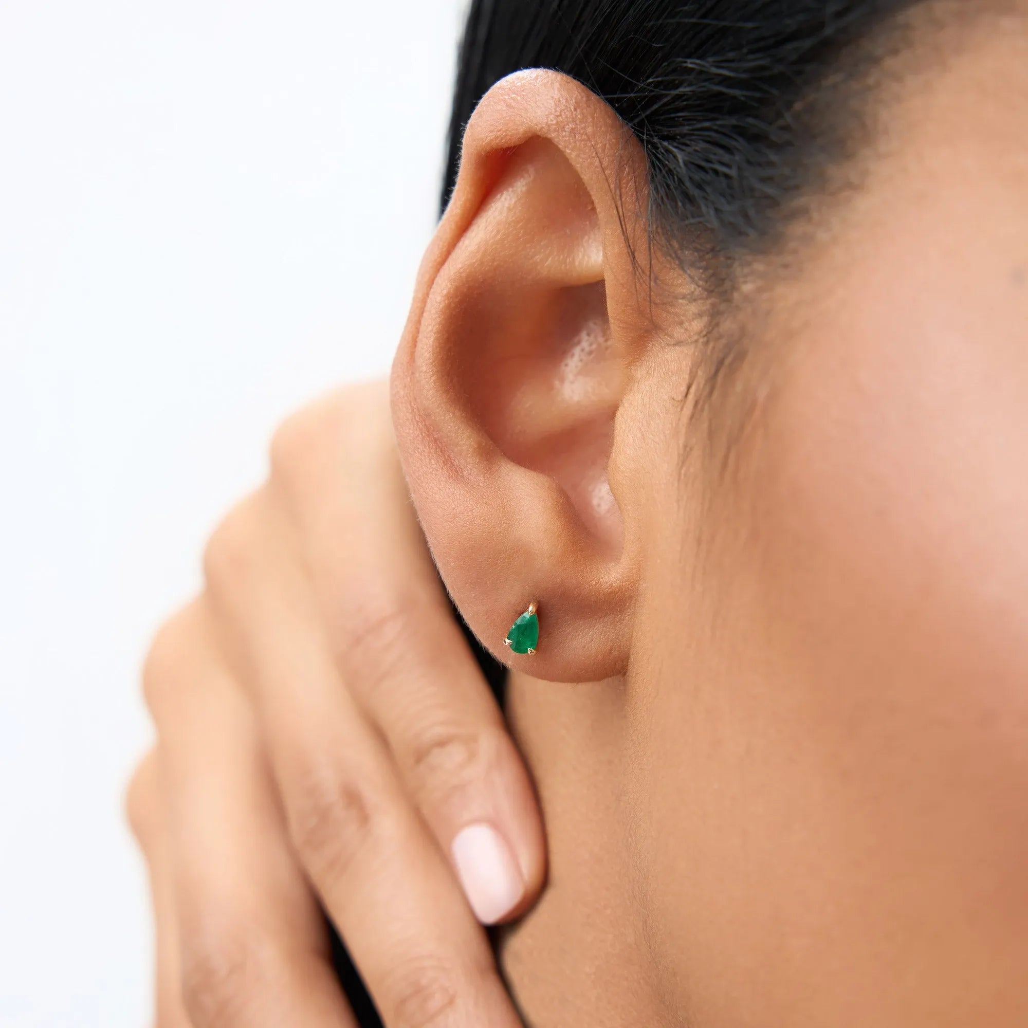 14K Solid Gold Pear Shaped Emerald Stud Earrings 0.40 CTW