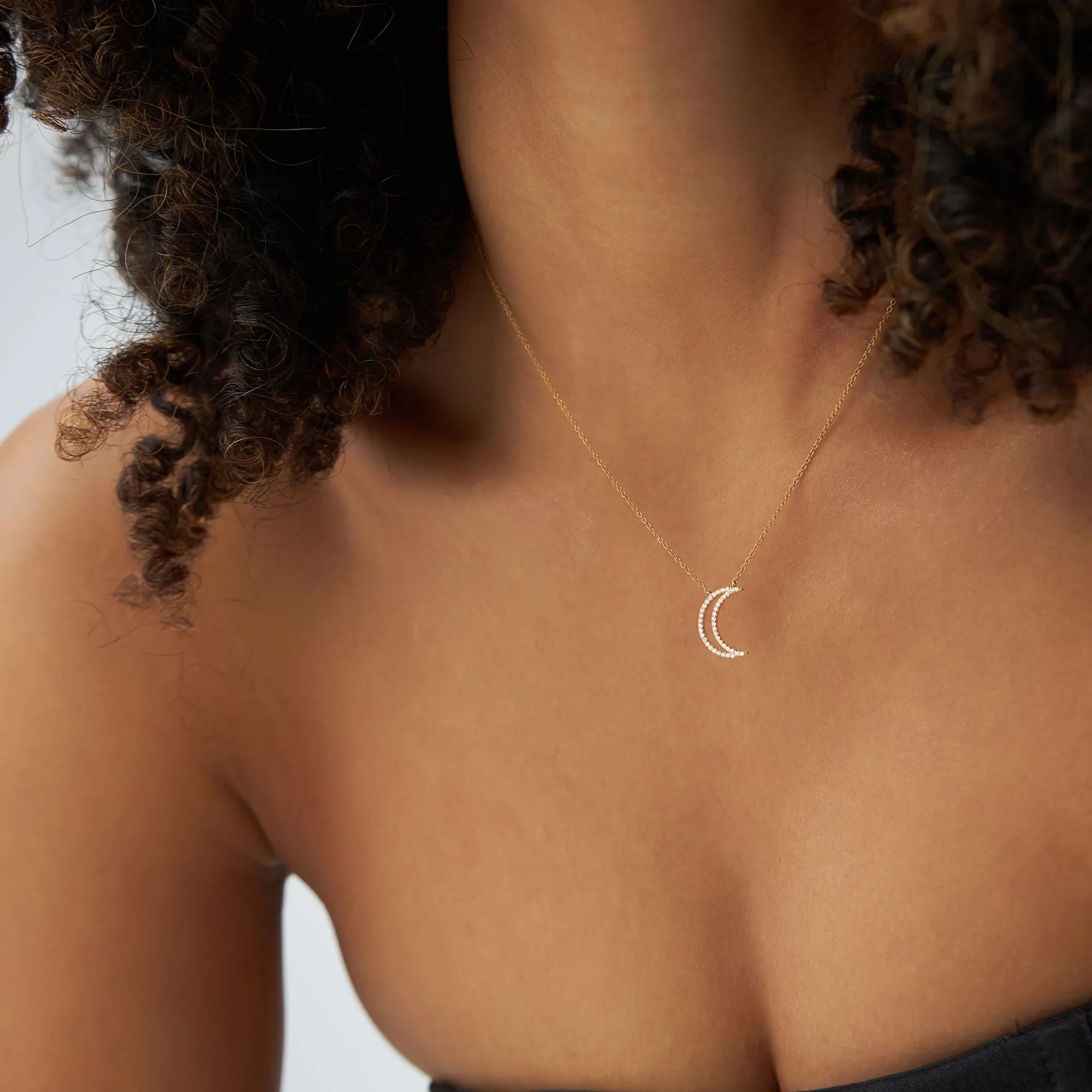14K Solid Gold 0.15 CTW Round Diamond Moon Outline Necklace