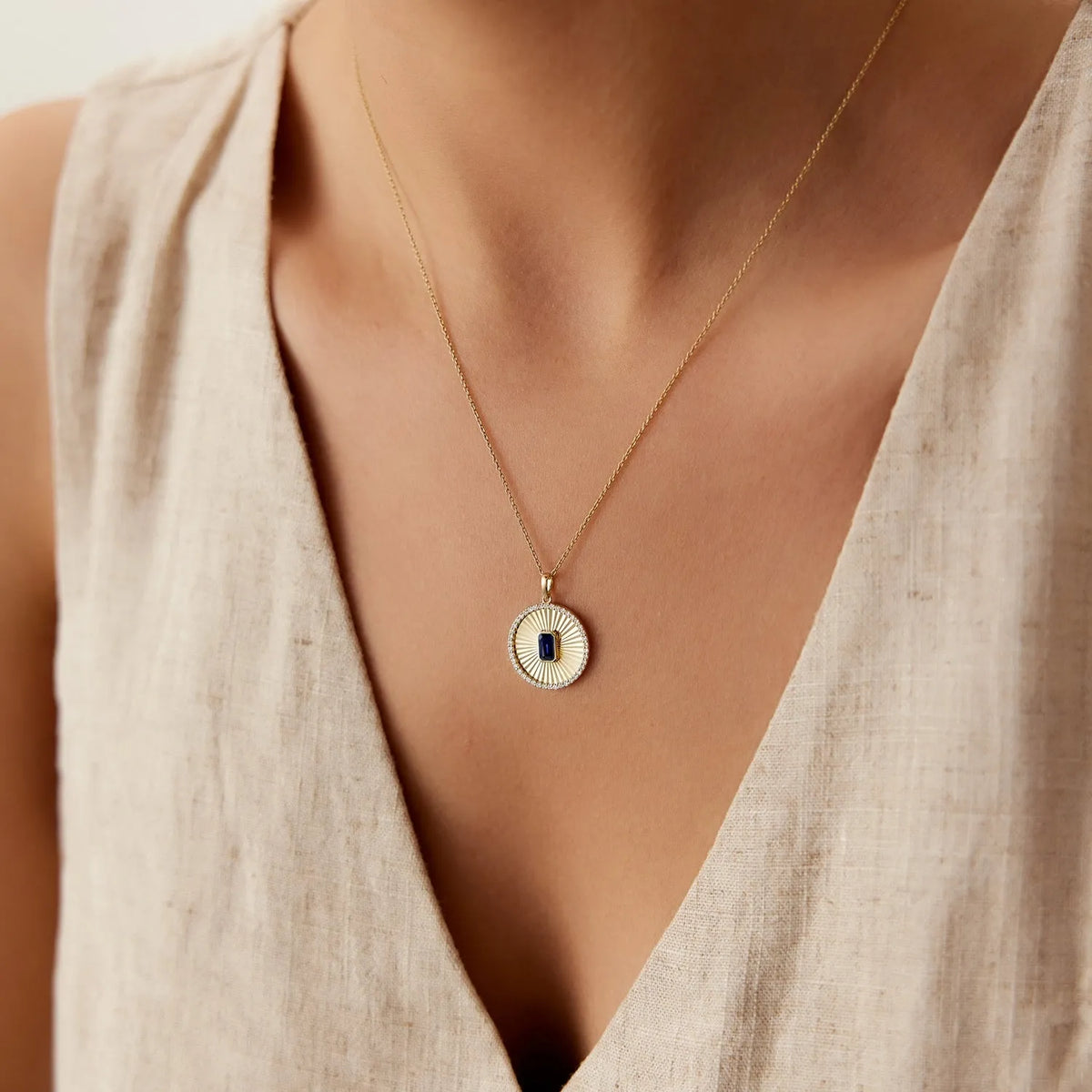 14k Solid Gold Sapphire and Diamond Emerald Cut Medallion Disc Necklace 0.65 Carat