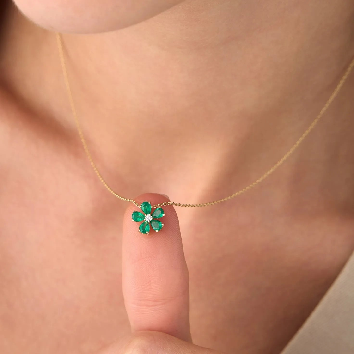 14k Solid Yellow Gold Pear Shape Emerald 0.65 CTW and Round Diamond 0.03 CTW Floral Flower Pendant Necklace